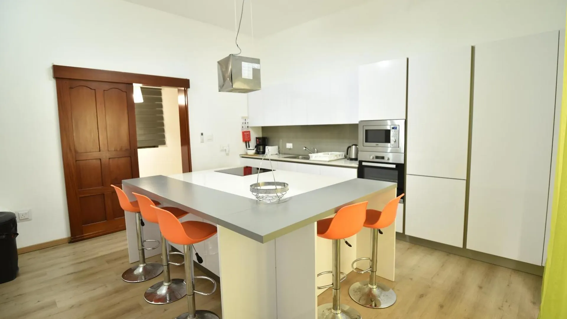 Apartment Xl Seafront Home In Sliema Malta