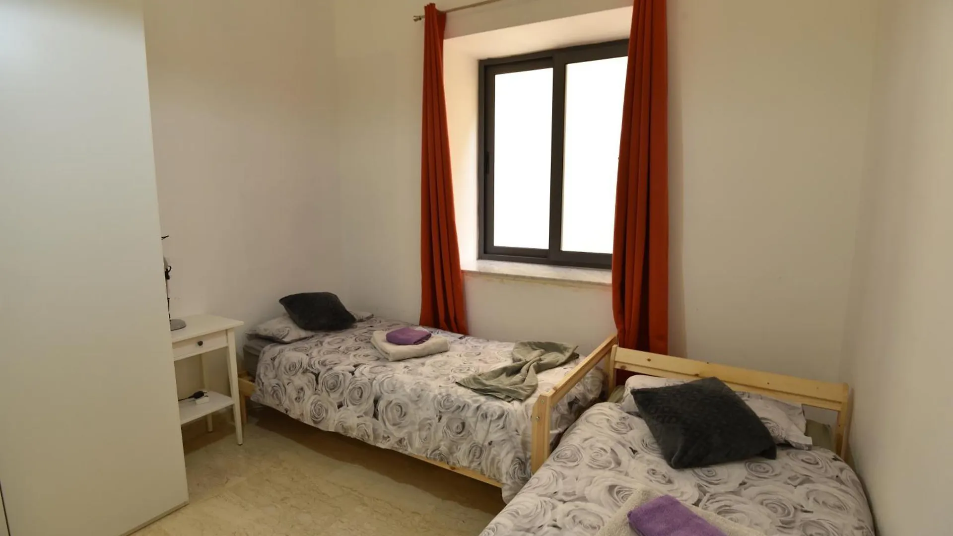 Apartment Xl Seafront Home In Sliema