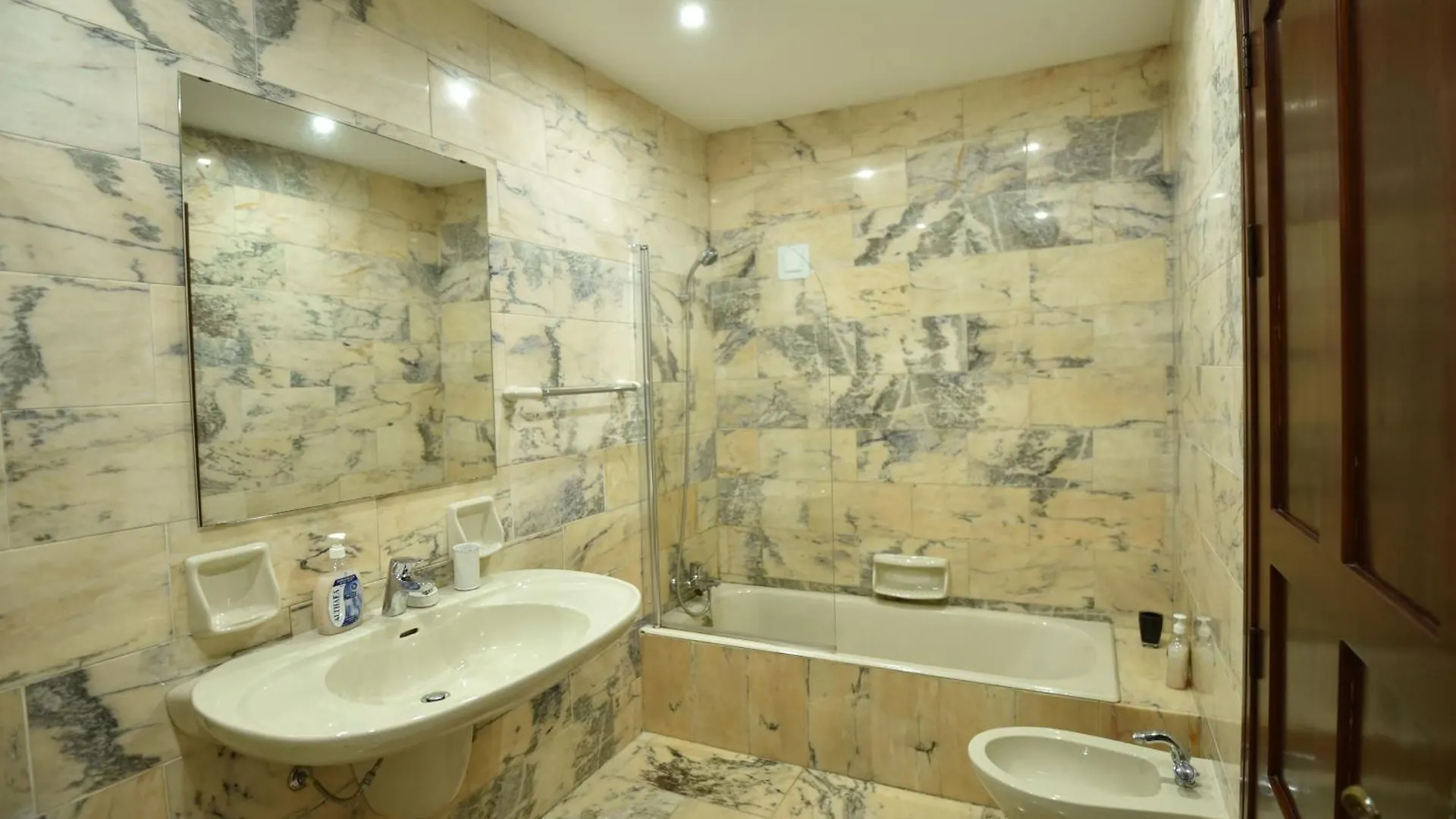 Xl Seafront Home In Sliema Malta