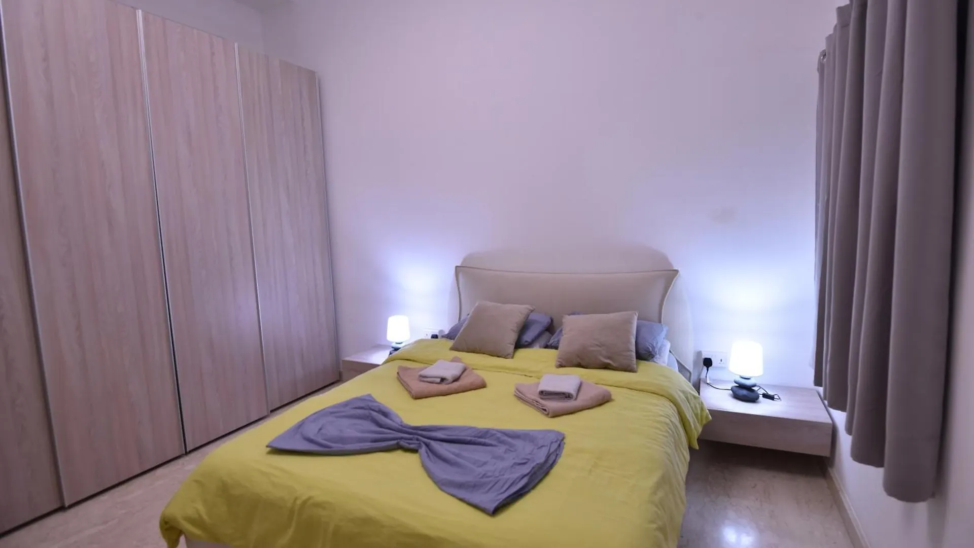 Xl Seafront Home In Sliema Apartment
