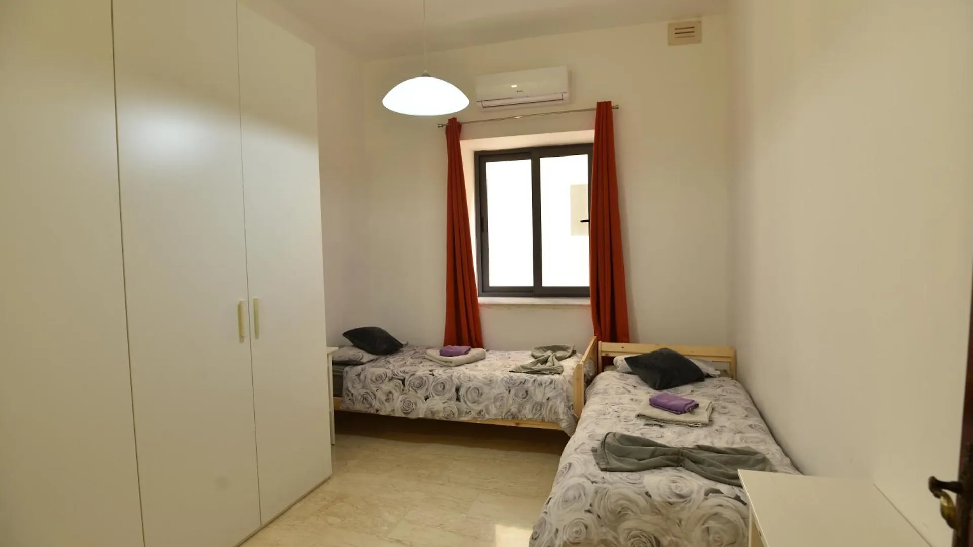 Apartment Xl Seafront Home In Sliema