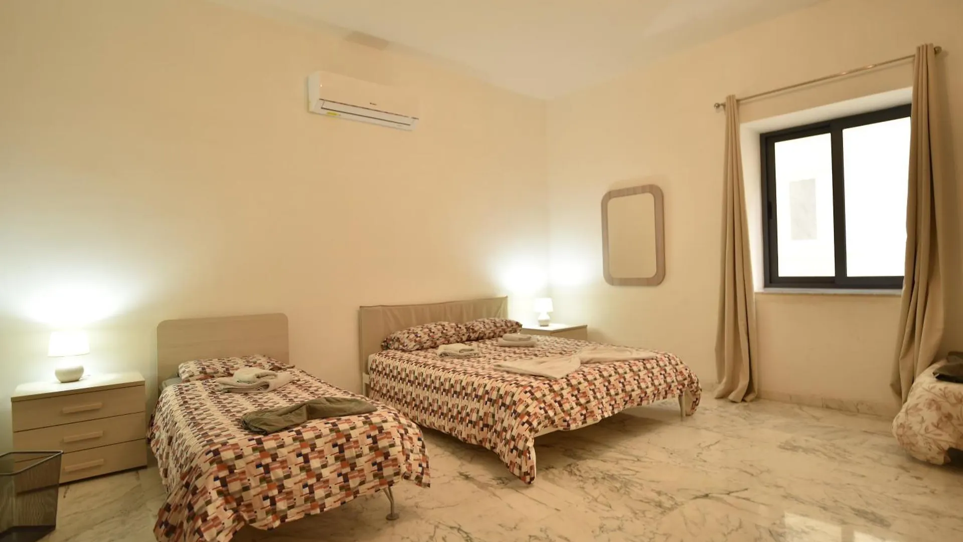 Xl Seafront Home In Sliema Malta