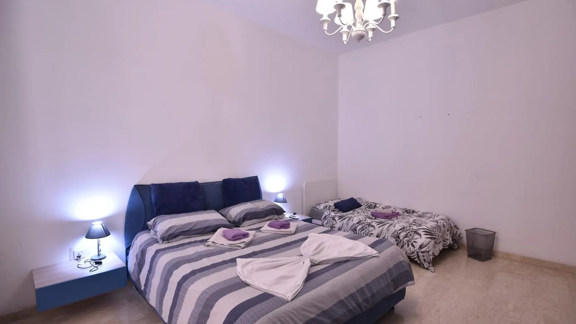 Xl Seafront Home In Sliema