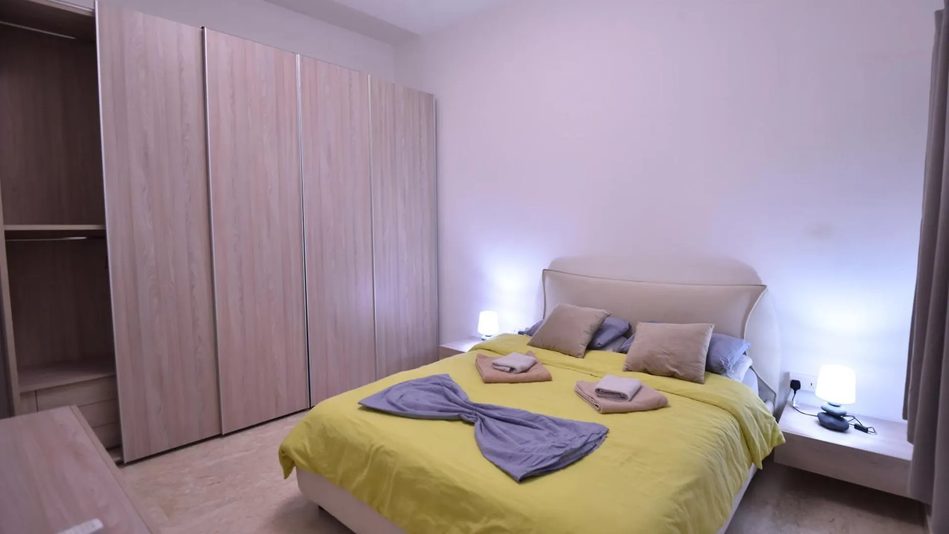 Xl Seafront Home In Sliema Apartment