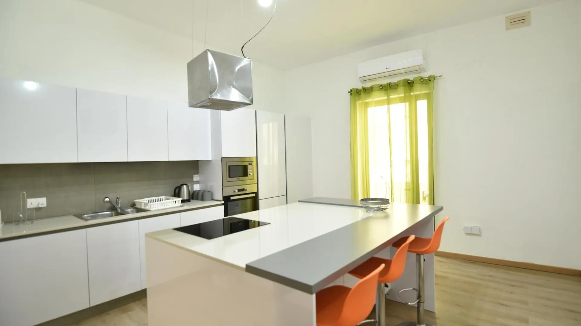 Xl Seafront Home In Sliema 0*,  Malta